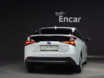 2022 Toyota Prius с пробегом 53 249 км