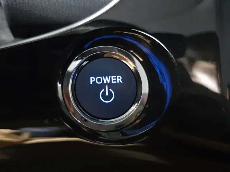 2022 Toyota Prius с пробегом 53 249 км