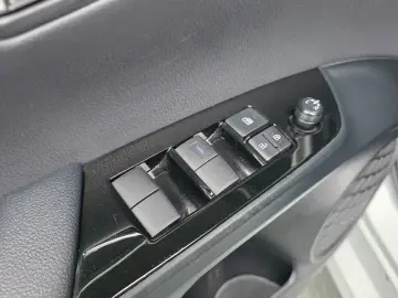 2022 Toyota Prius с пробегом 23 867 км
