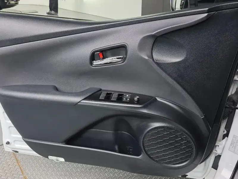 2022 Toyota Prius с пробегом 53 249 км