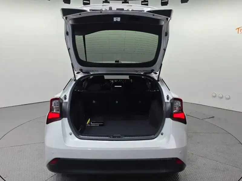2022 Toyota Prius с пробегом 23 867 км