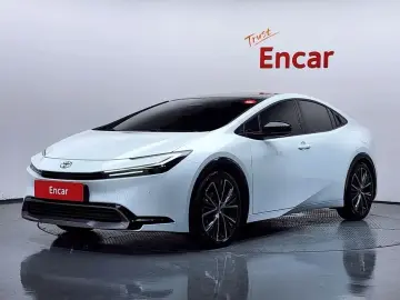 2025 Toyota Prius с пробегом 3 694 км