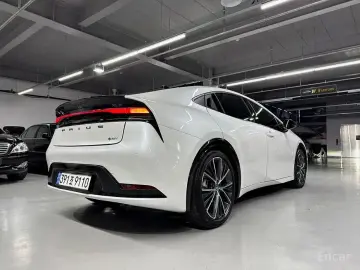 2024 Toyota Prius с пробегом 14 819 км