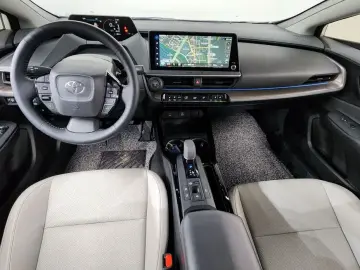 2025 Toyota Prius с пробегом 3 694 км