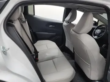 2025 Toyota Prius с пробегом 3 694 км