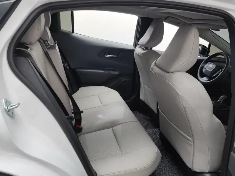 2025 Toyota Prius с пробегом 3 694 км