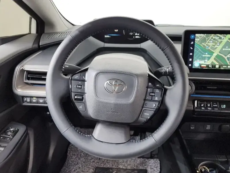 2025 Toyota Prius с пробегом 3 694 км