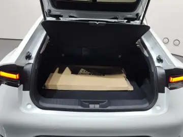2025 Toyota Prius с пробегом 3 694 км