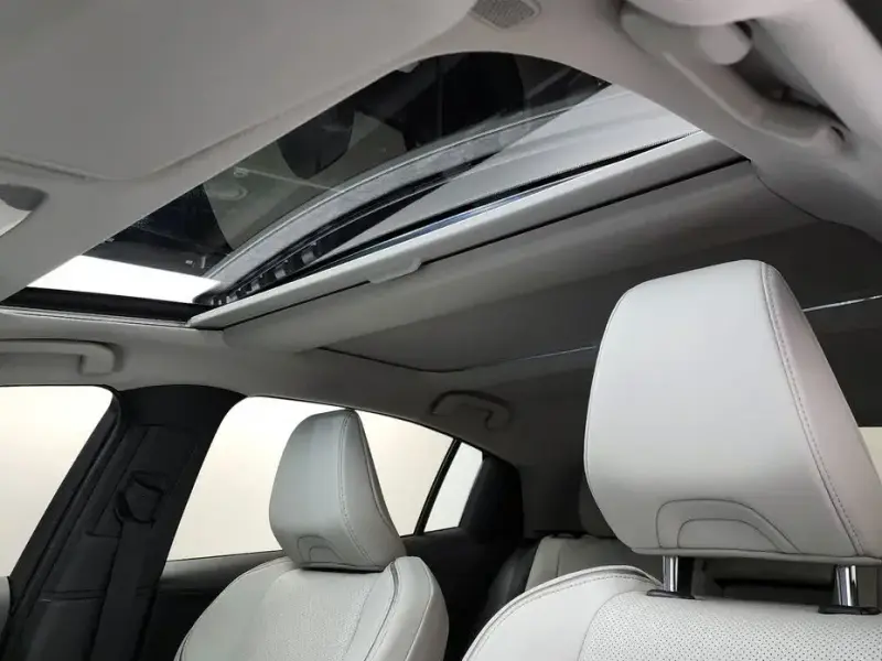 2025 Toyota Prius с пробегом 3 694 км