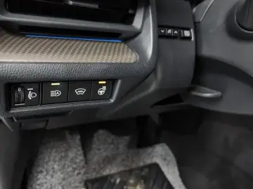 2025 Toyota Prius с пробегом 3 694 км