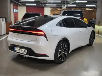 2023 Toyota Prius с пробегом 28 347 км