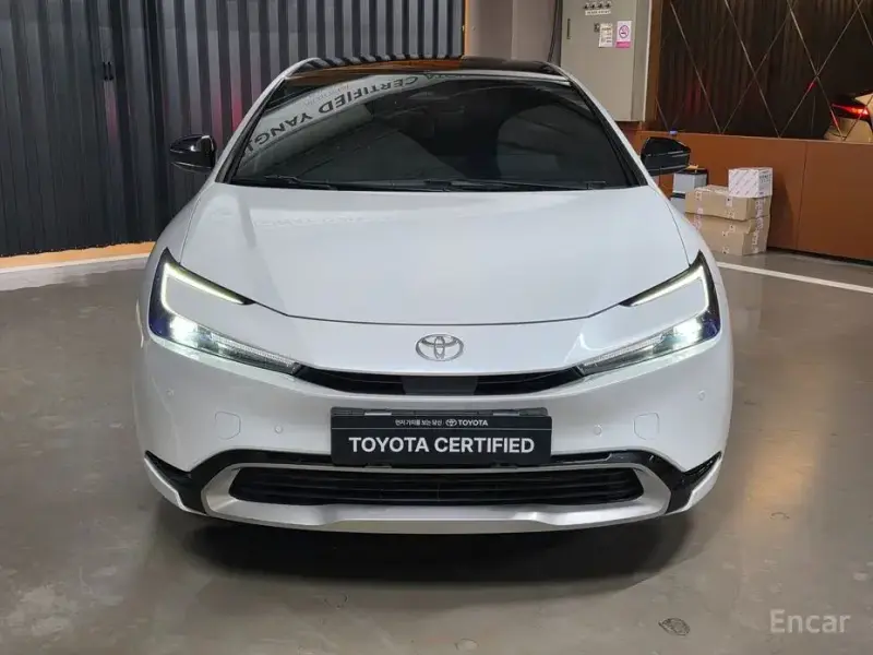2023 Toyota Prius с пробегом 28 347 км