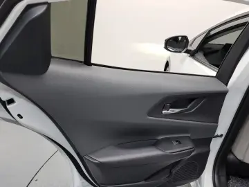 2025 Toyota Prius с пробегом 3 694 км