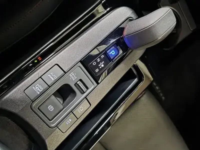 2023 Toyota Prius с пробегом 28 347 км