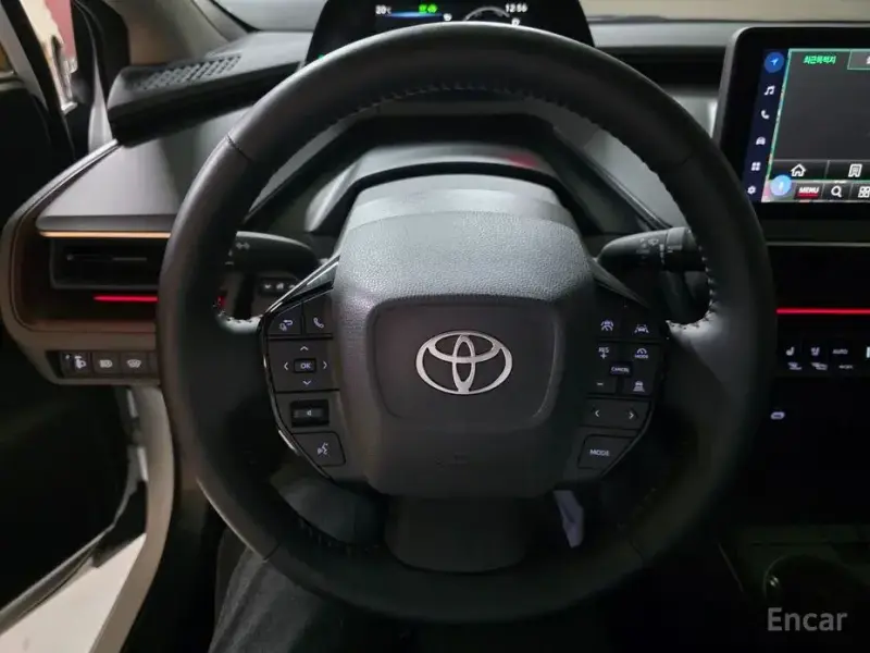 2023 Toyota Prius с пробегом 28 347 км