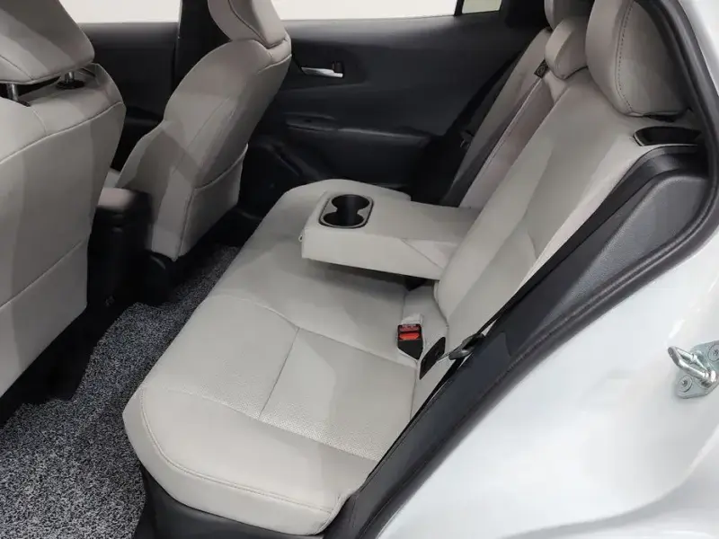 2025 Toyota Prius с пробегом 3 694 км
