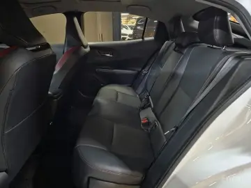 2023 Toyota Prius с пробегом 28 347 км