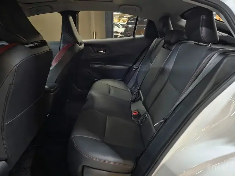 2023 Toyota Prius с пробегом 28 347 км