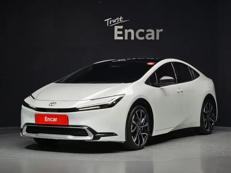 2024 Toyota Prius с пробегом 17 370 км