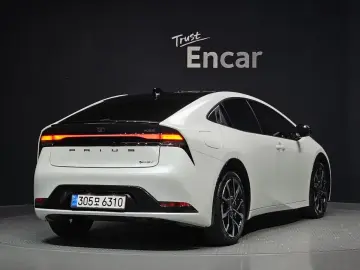 2024 Toyota Prius с пробегом 17 370 км