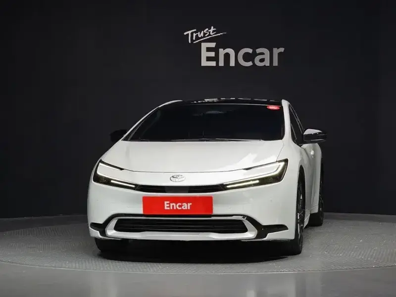 2024 Toyota Prius с пробегом 17 370 км
