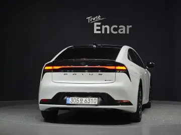 2024 Toyota Prius с пробегом 17 370 км