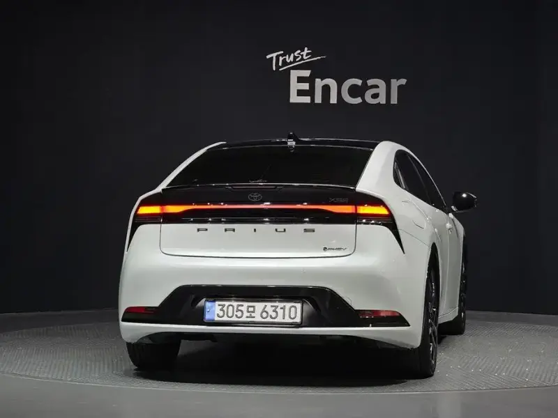 2024 Toyota Prius с пробегом 17 370 км