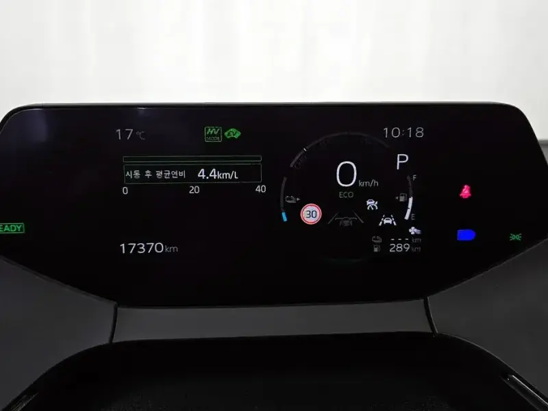 2024 Toyota Prius с пробегом 17 370 км