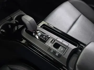 2024 Toyota Prius с пробегом 17 370 км