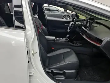 2024 Toyota Prius с пробегом 17 370 км