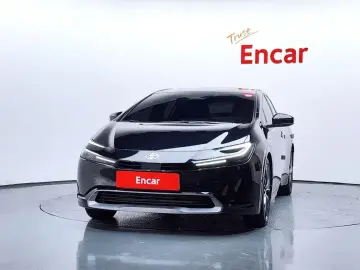 2024 Toyota Prius с пробегом 8 463 км