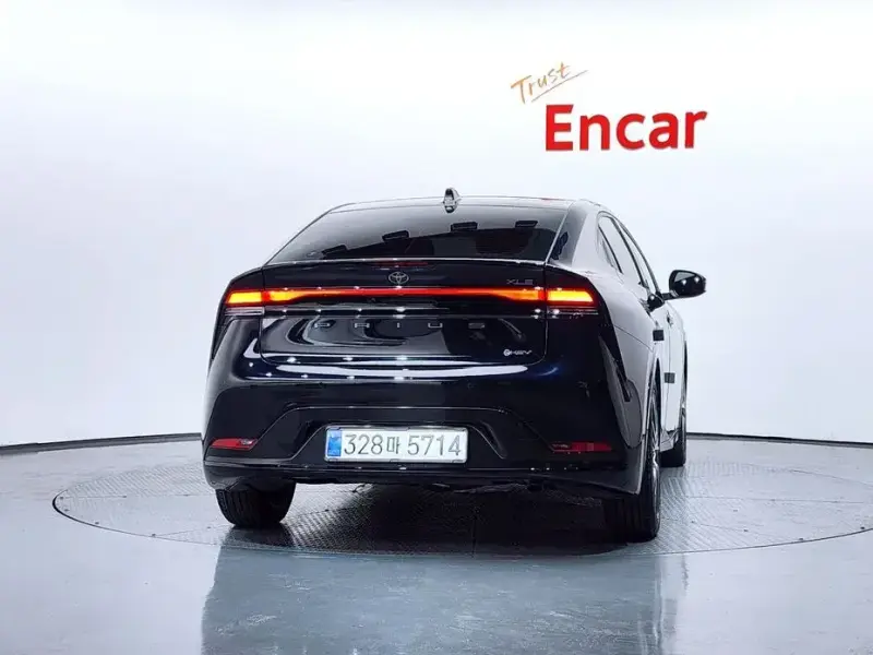 2024 Toyota Prius с пробегом 8 463 км