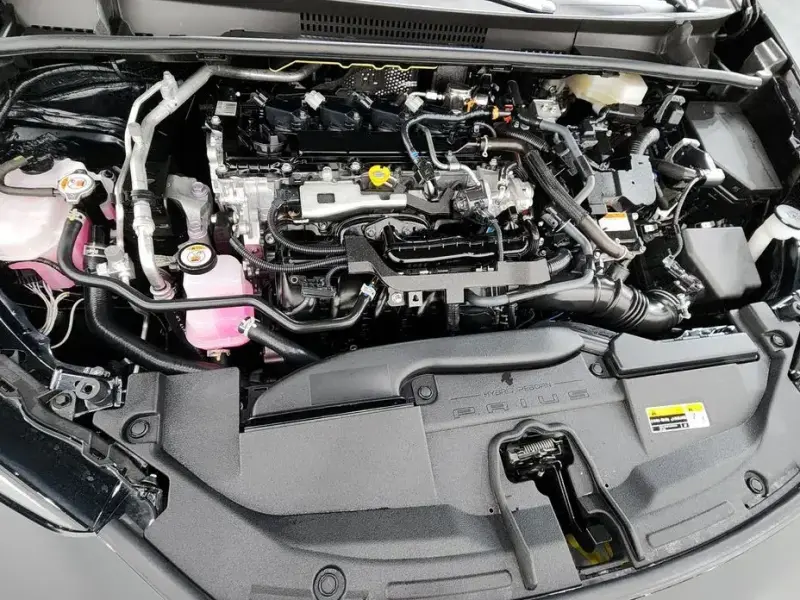 2024 Toyota Prius с пробегом 8 463 км