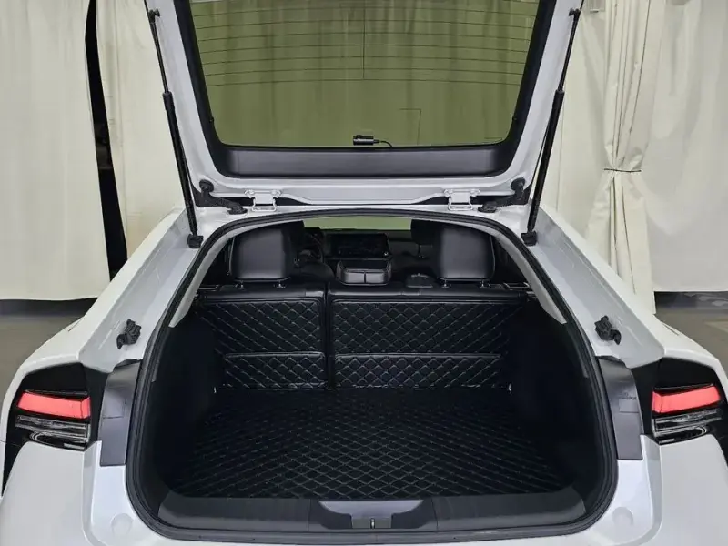 2024 Toyota Prius с пробегом 17 370 км
