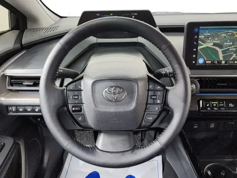 2024 Toyota Prius с пробегом 8 463 км