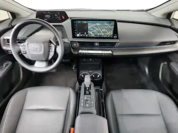 2024 Toyota Prius с пробегом 21 990 км