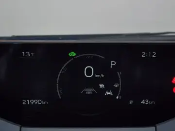 2024 Toyota Prius с пробегом 21 990 км