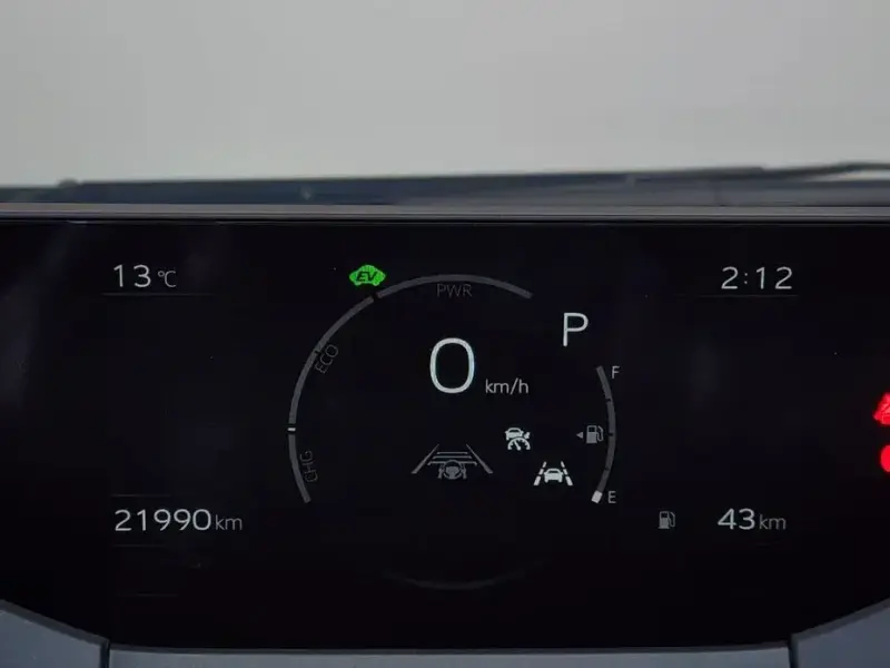 2024 Toyota Prius с пробегом 21 990 км