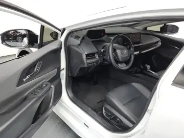 2024 Toyota Prius с пробегом 21 990 км
