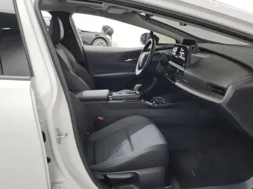 2024 Toyota Prius с пробегом 21 990 км
