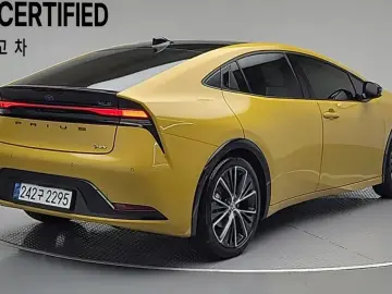 2024 Toyota Prius с пробегом 2 108 км