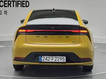 2024 Toyota Prius с пробегом 2 108 км
