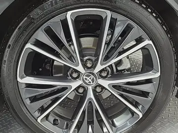2024 Toyota Prius с пробегом 2 108 км