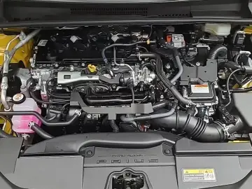 2024 Toyota Prius с пробегом 2 108 км