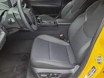 2024 Toyota Prius с пробегом 2 108 км
