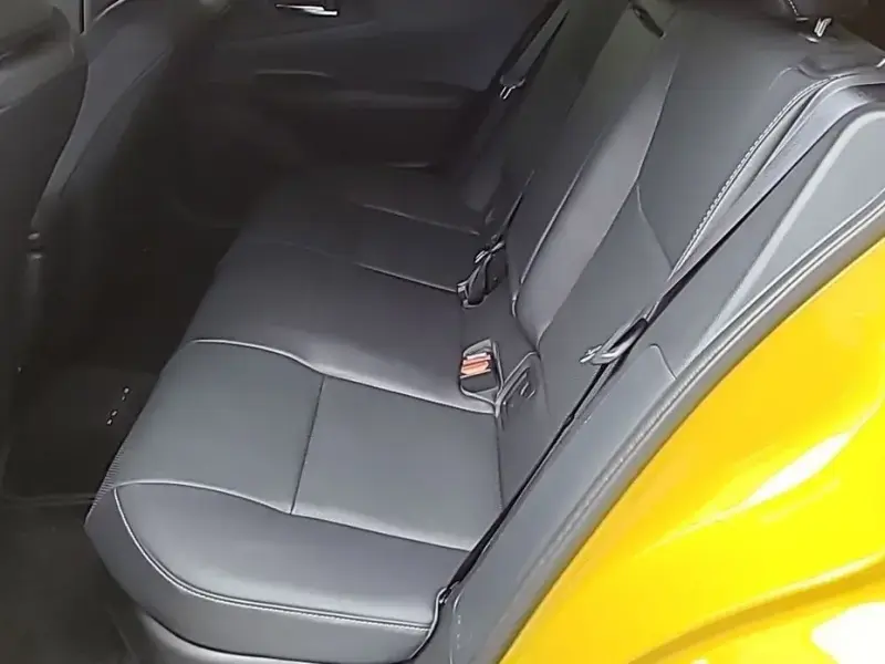 2024 Toyota Prius с пробегом 2 108 км