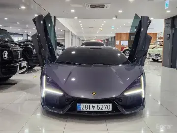 2025 Lamborghini Revuelto с пробегом 270 км