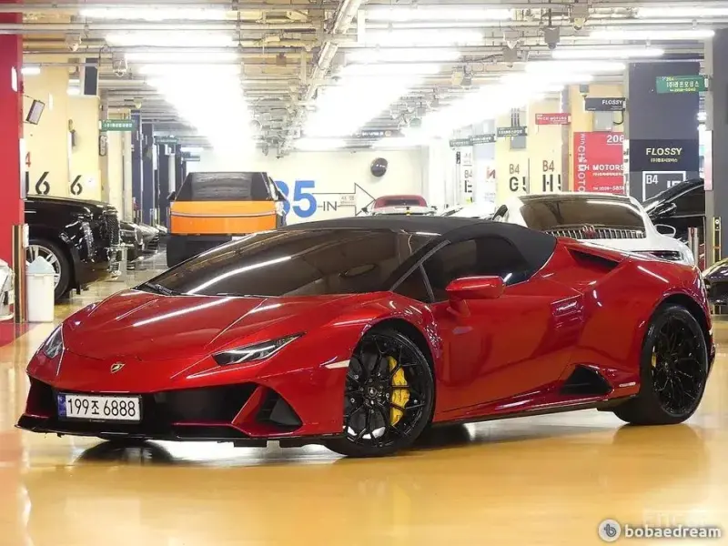 2023 Lamborghini Huracán с пробегом 9 400 км