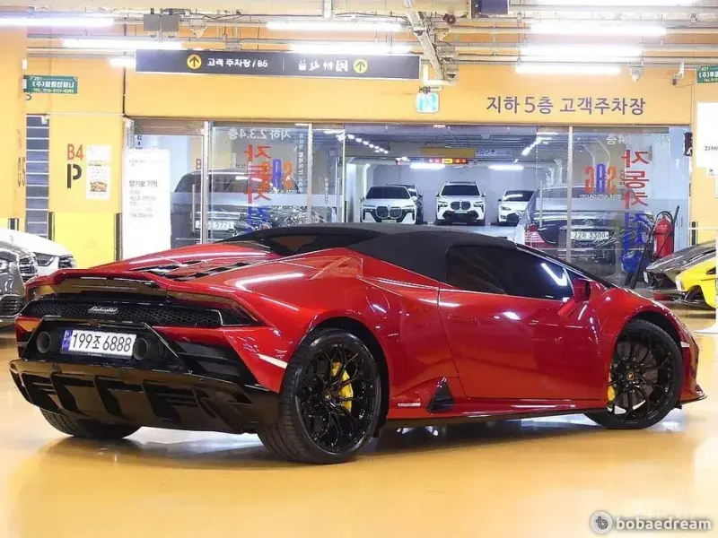 2023 Lamborghini Huracán с пробегом 9 400 км