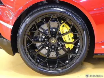 2023 Lamborghini Huracán с пробегом 9 400 км